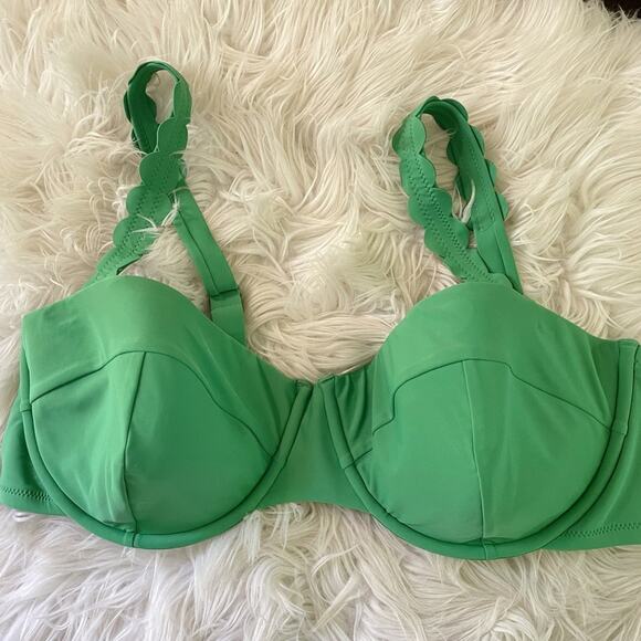 Rhode x Target Green Scallop Edge Underwire Bikini Swimsuit Swim Top plus 20 new - Picture 1 of 12